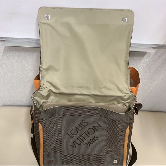 LOUIS VUITTON LIMITED Messager bag - RARE HARD TO FIND - Picture 4 of 17